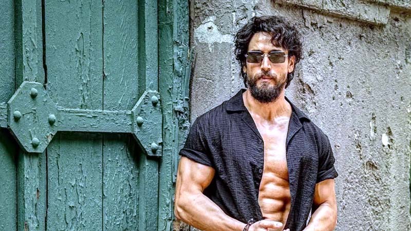 বক্স অফিসে মুখ থুবড়ে পড়েছে ‘বাঘি ৪’, ফ্ল্যাট বিক্রি করে দিলেন টাইগার
